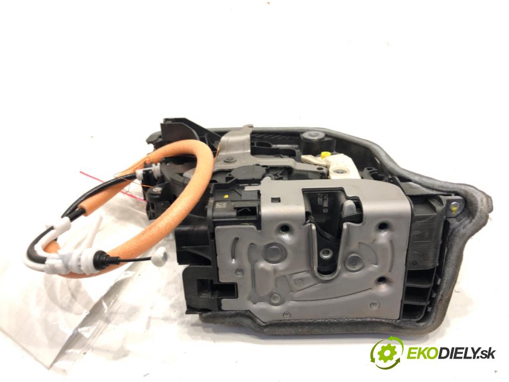 BMW G31 Kombi 2021 135 kW 530 e Plug-in-Hybrid xDrive 1998 zámok Dvere pravy predný 7477688
