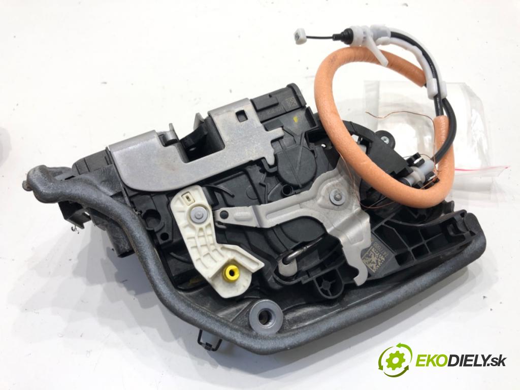 BMW G31 Kombi 2021 135 kW 530 e Plug-in-Hybrid xDrive 1998 zámok Dvere pravy predný 7477688