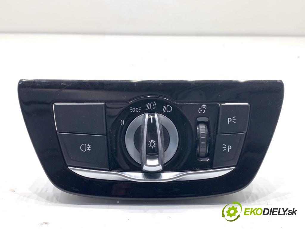 BMW G31 Kombi 2021 135 kW 530 e Plug-in-Hybrid xDrive 1998 spínač světel 9472969
