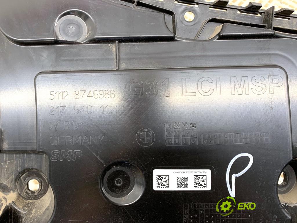 BMW G31 Kombi 2021 135 kW 530 e Plug-in-Hybrid xDrive 1998 úchyt nárazníka pravý zadní část