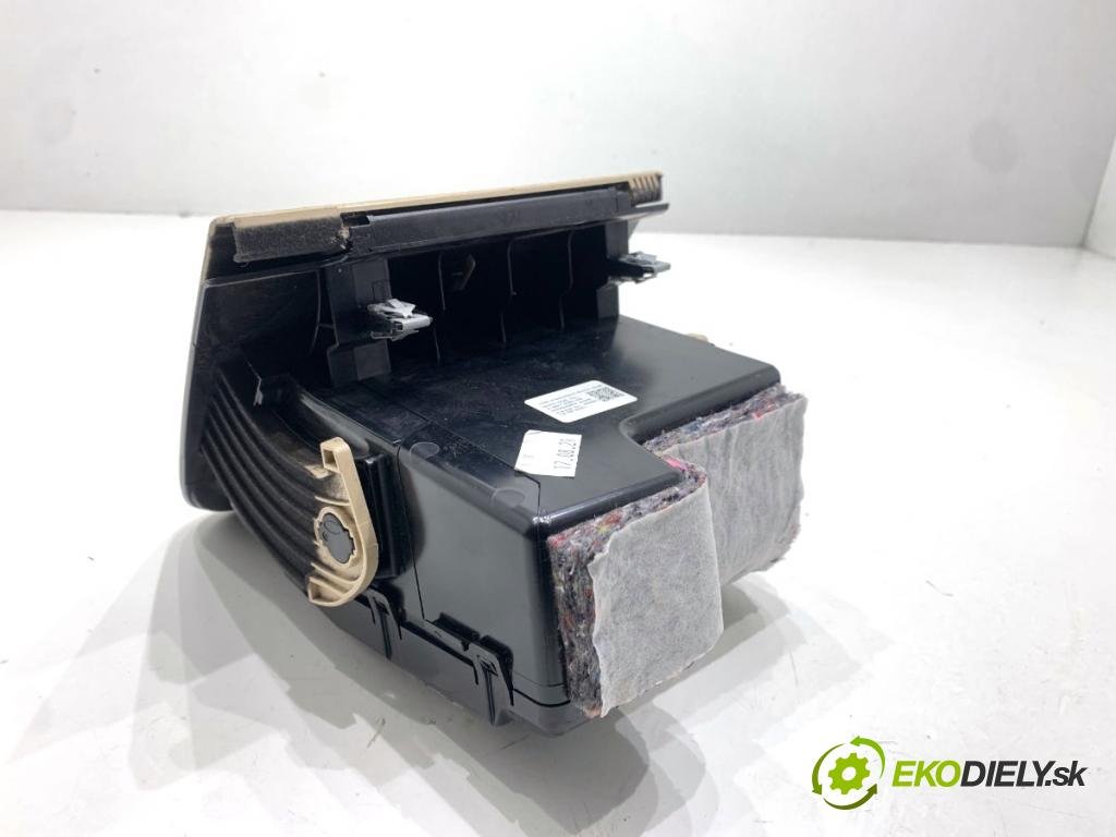 BMW G31 Kombi 2021 135 kW 530 e Plug-in-Hybrid xDrive 1998 přihrádka kastlík 6997930