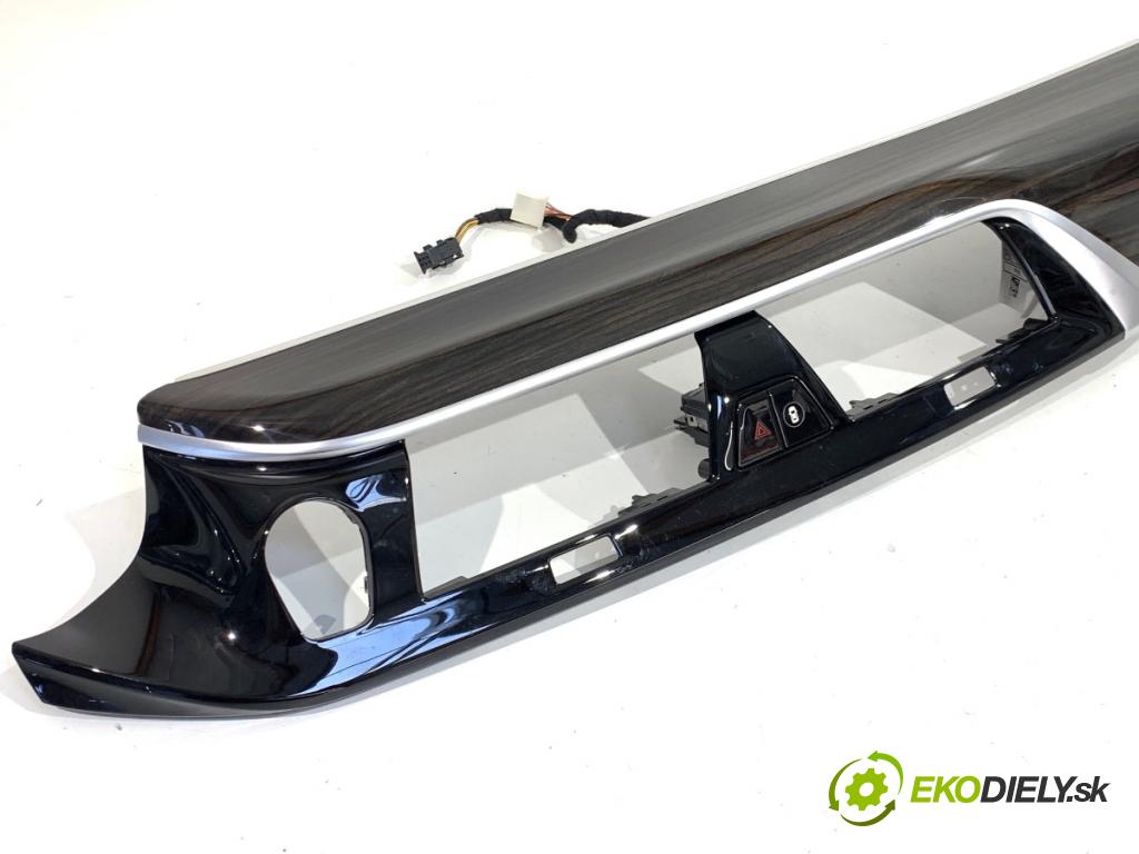 BMW G31 Kombi 2021 135 kW 530 e Plug-in-Hybrid xDrive 1998 lišty kryt 9378022 9370802 (Lišta)