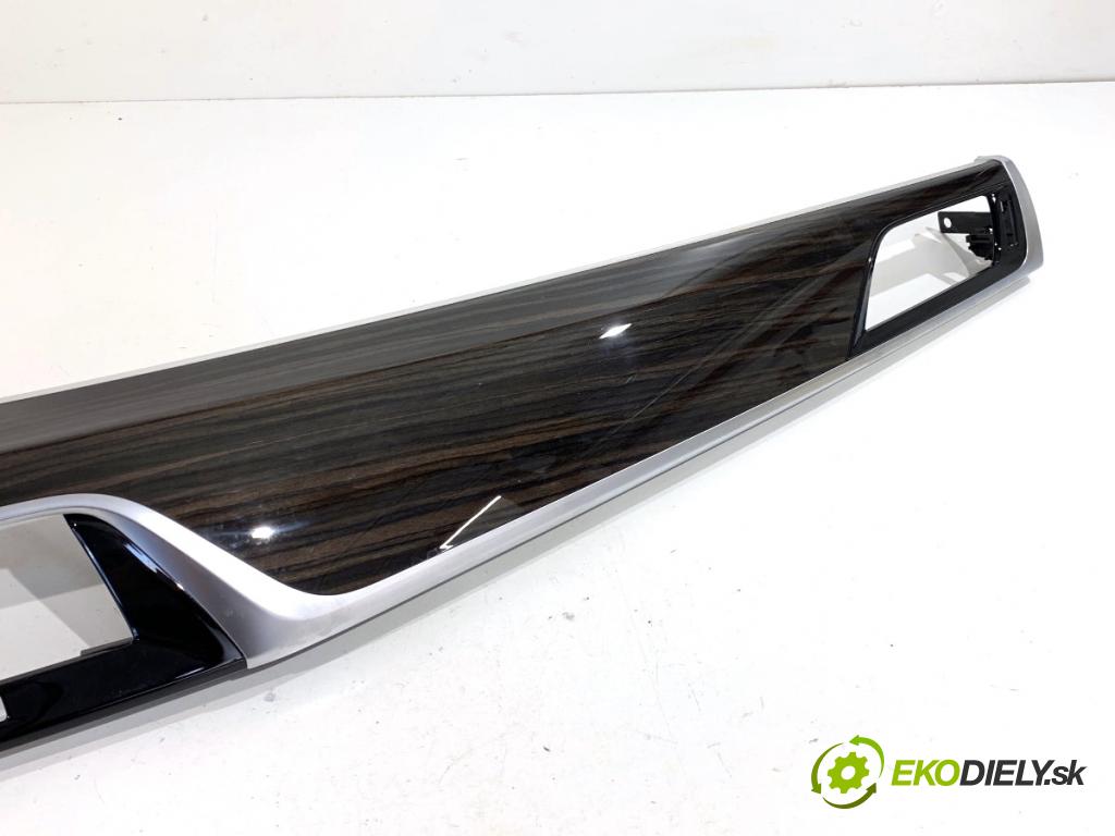 BMW G31 Kombi 2021 135 kW 530 e Plug-in-Hybrid xDrive 1998 lišty kryt 9378022 9370802 (Lišta)