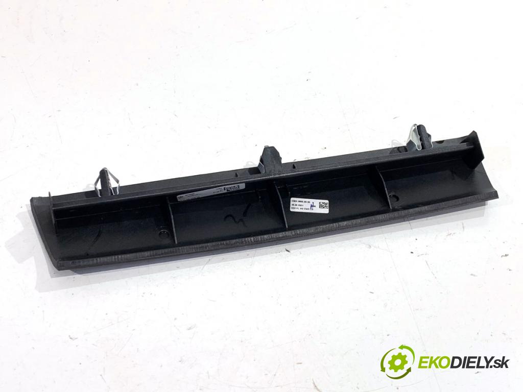 BMW G31 Kombi 2021 135 kW 530 e Plug-in-Hybrid xDrive 1998 lišty kryt 9378022 9370802 (Lišta)
