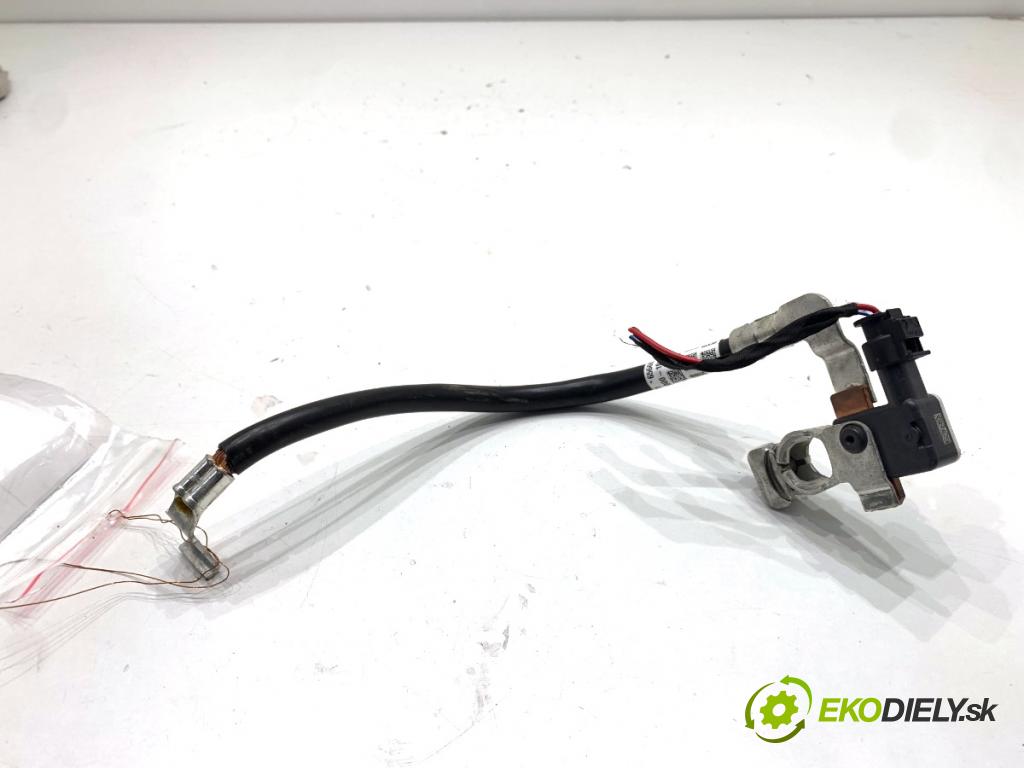 BMW G31 Kombi 2021 135 kW 530 e Plug-in-Hybrid xDrive 1998 svorka MINUS 8736083