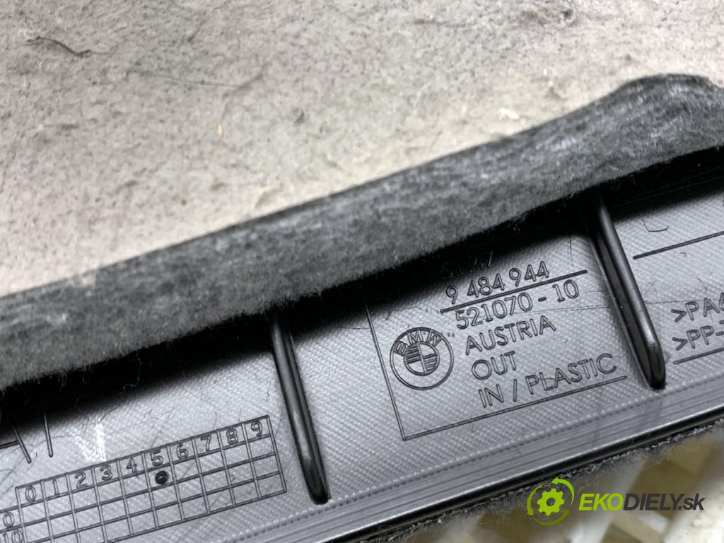 BMW G31 Kombi 2021 135 kW 530 e Plug-in-Hybrid xDrive 1998 Clona čalúnenie kufra pravy 9874554