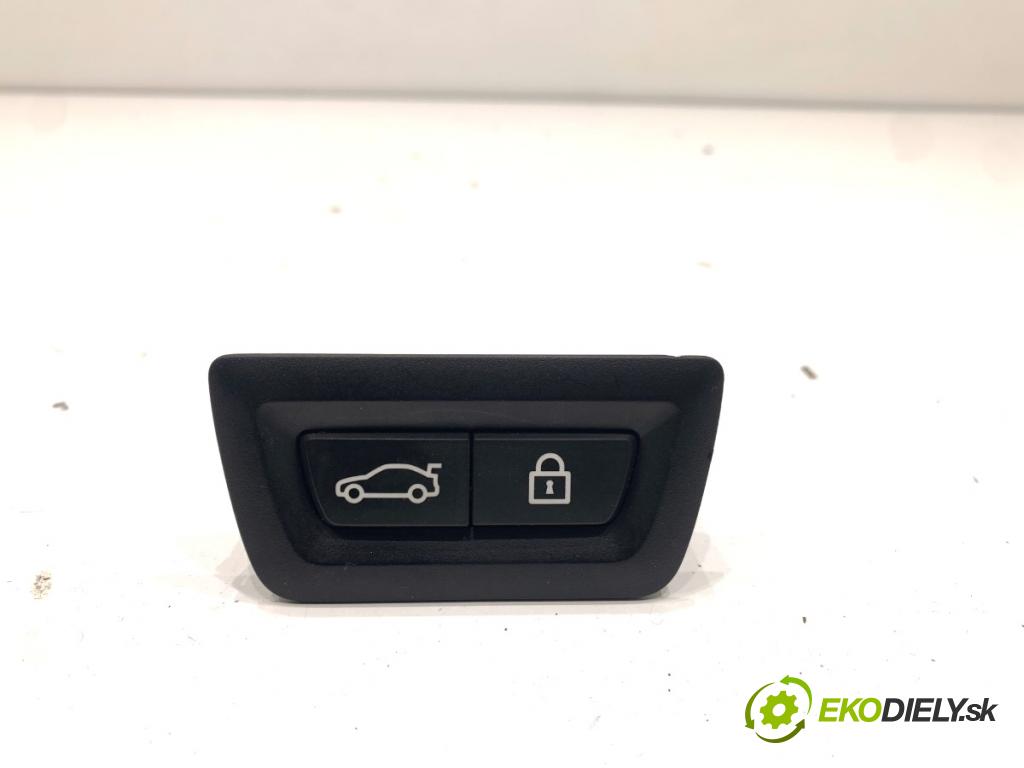 BMW G31 Kombi 2021 135 kW 530 e Plug-in-Hybrid xDrive 1998 vypínač otevírání dveří 9275121