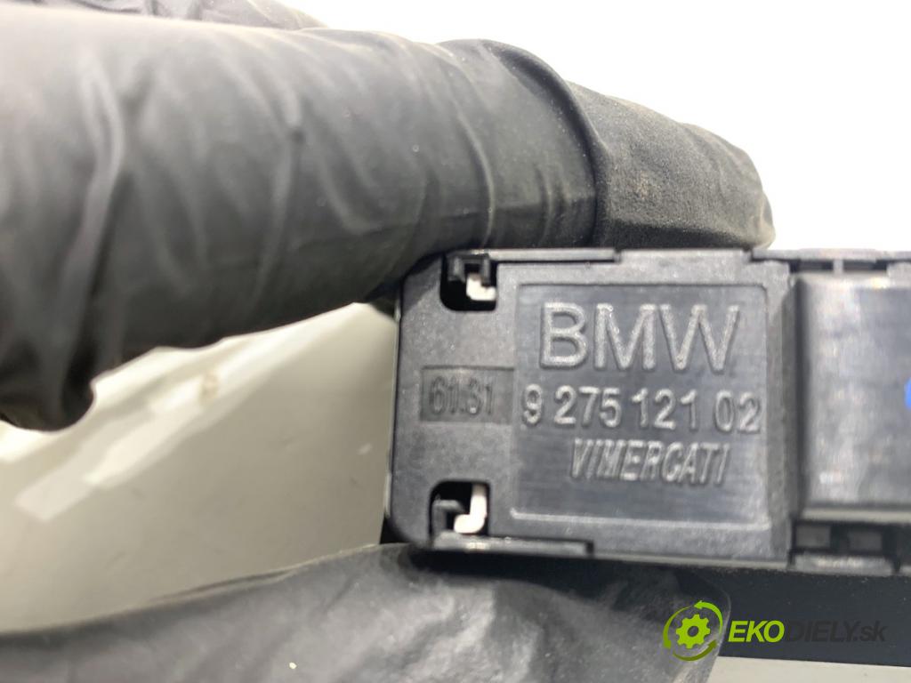 BMW G31 Kombi 2021 135 kW 530 e Plug-in-Hybrid xDrive 1998 vypínač otevírání dveří 9275121