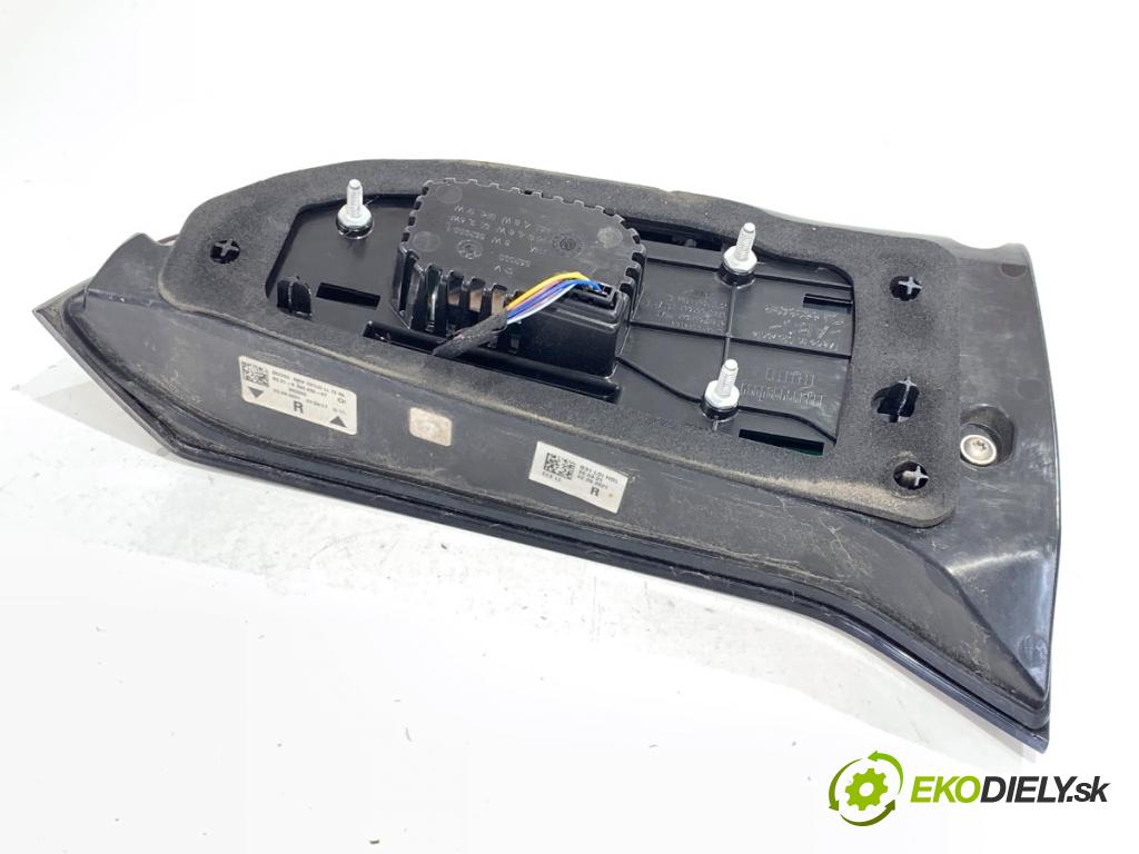 BMW G31 Kombi 2021 135 kW 530 e Plug-in-Hybrid xDrive 1998 světlo zadní část pravá vnitřní 8493830 (Klika dveří ostatní)