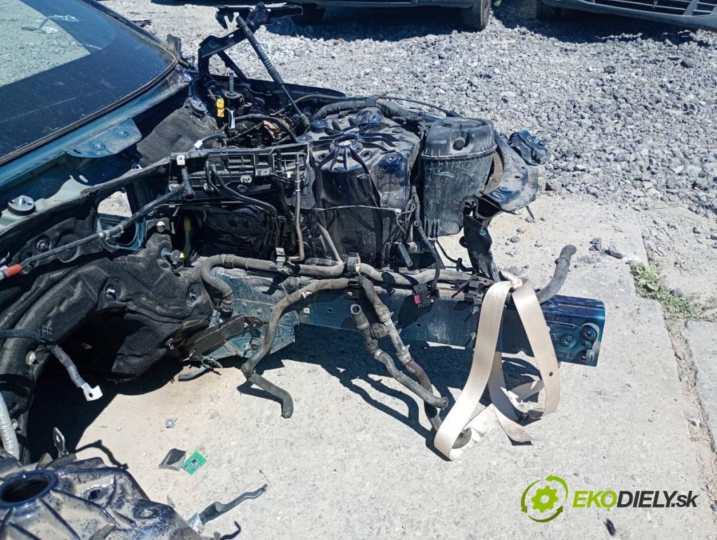 BMW G31 Kombi 2021 135 kW 530 e Plug-in-Hybrid xDrive 1998 karoséria ČTVRŤÁK: Blatník prah strecha PODŁUŻNICA