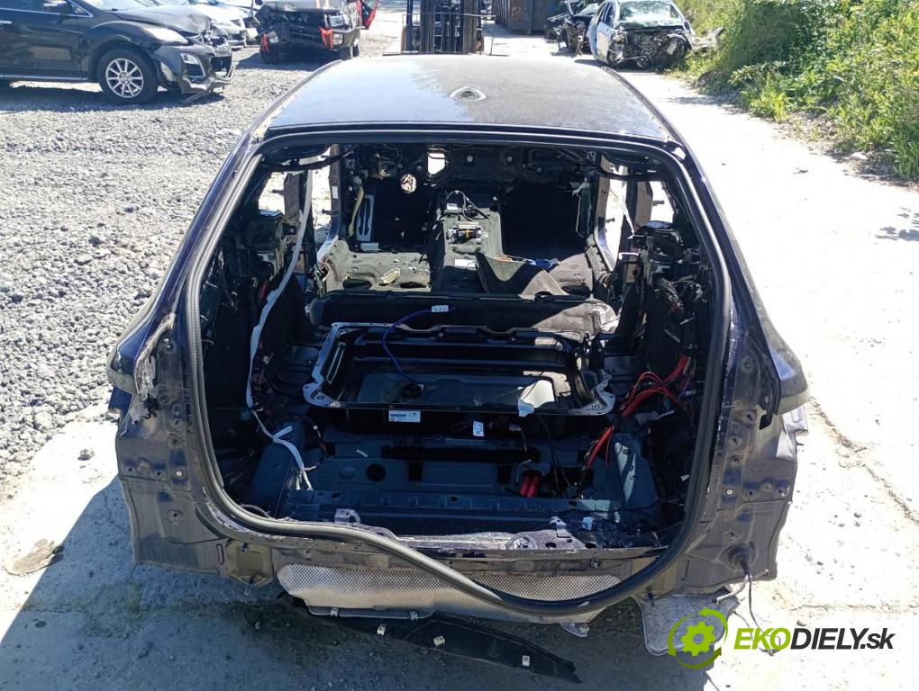 BMW G31 Kombi 2021 135 kW 530 e Plug-in-Hybrid xDrive 1998 karoséria ČTVRŤÁK: Blatník prah strecha PODŁUŻNICA