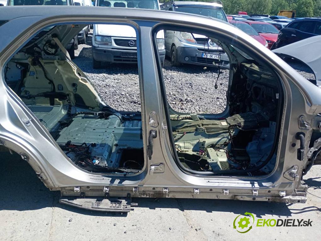 MERCEDES-BENZ GLE SUV 2020 270 kW GLE 450 EQ Boost 4-matic (167.157) 2498 karoséria ČTVRŤÁK: Blatník prah strecha PODŁUŻNICA