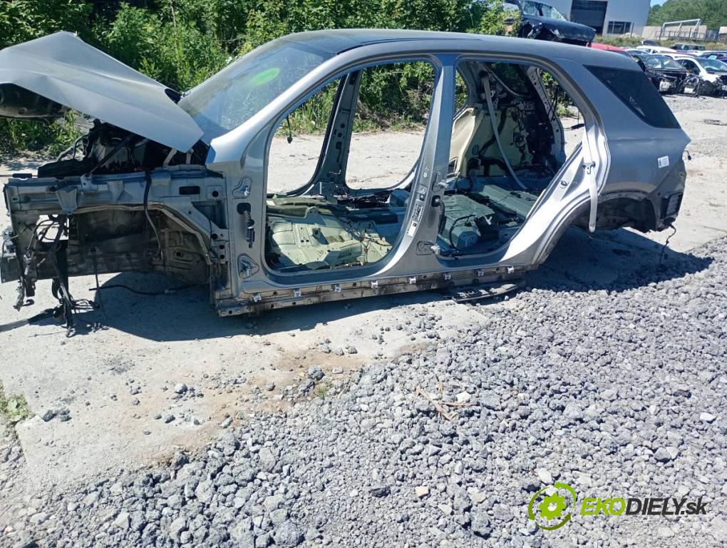 MERCEDES-BENZ GLE SUV 2020 270 kW GLE 450 EQ Boost 4-matic (167.157) 2498 karoséria ČTVRŤÁK: Blatník prah strecha PODŁUŻNICA