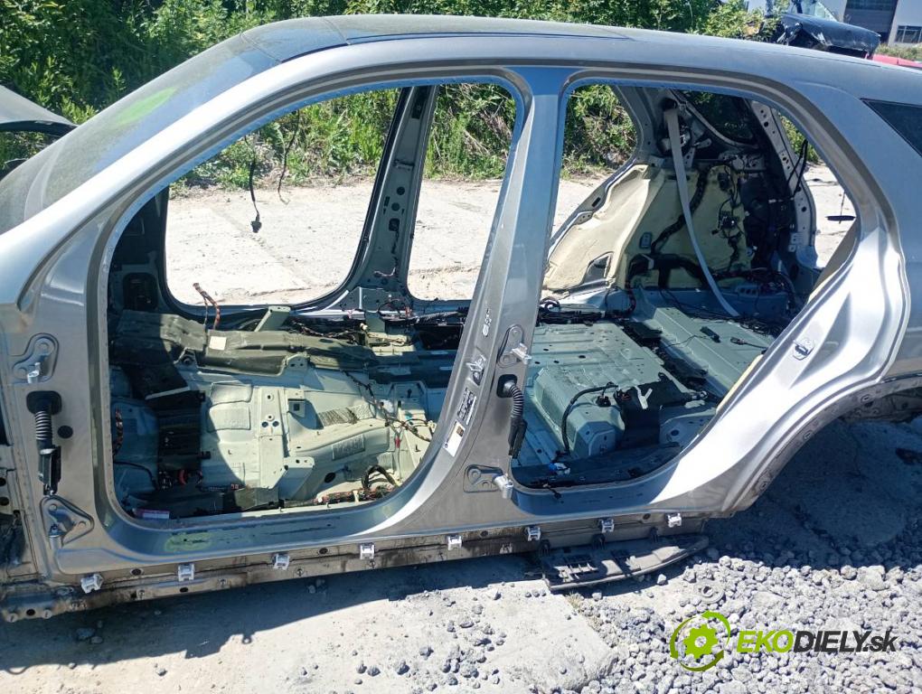 MERCEDES-BENZ GLE SUV 2020 270 kW GLE 450 EQ Boost 4-matic (167.157) 2498 karoséria ČTVRŤÁK: Blatník prah strecha PODŁUŻNICA