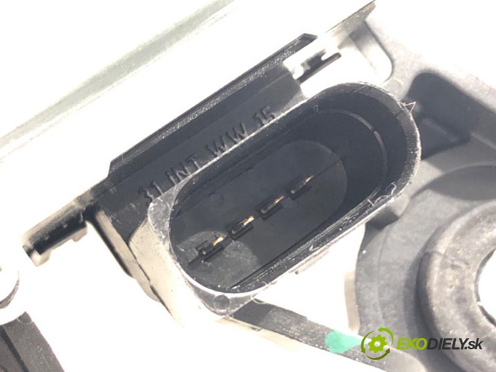 VW PASSAT B7 Kombi 2014 103 kW 2.0 TDI 1968 Motor stieračov zad 3C9955711A