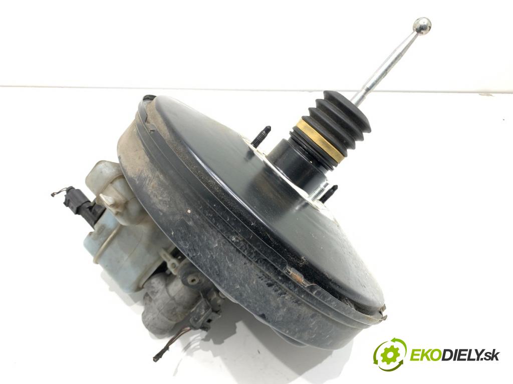 VW PASSAT B7 Kombi 2014 103 kW 2.0 TDI 1968 posilovač bŕzd 3C1614105AP