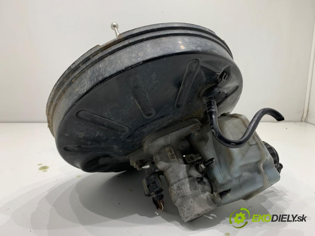 VW PASSAT B7 Kombi 2014 103 kW 2.0 TDI 1968 posilovač bŕzd 3C1614105AP