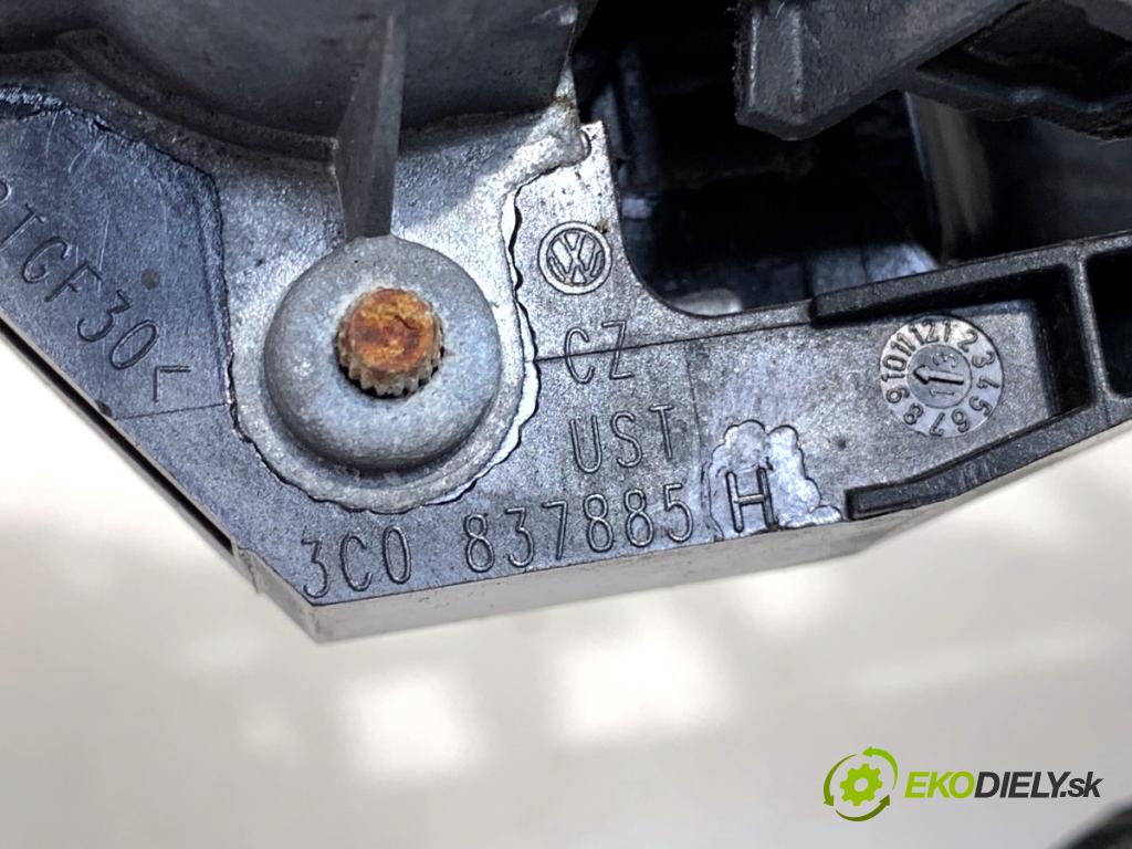 VW PASSAT B7 Kombi 2014 103 kW 2.0 TDI 1968 Kľučka vonkajšia ľavy predný 3C0837885H