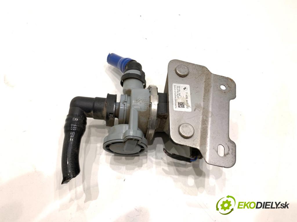 BMW G31 Kombi 2021 135 kW 530 e Plug-in-Hybrid xDrive 1998 magnetický ventil paliva 7439907