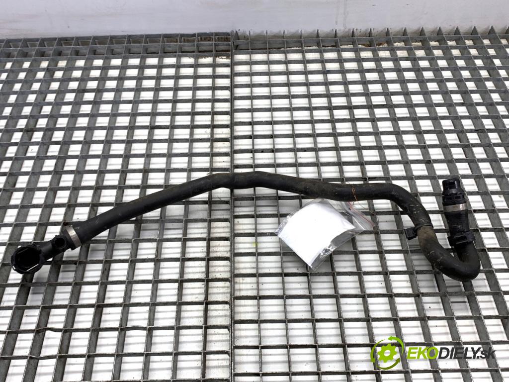 BMW G31 Kombi 2021 135 kW 530 e Plug-in-Hybrid xDrive 1998 Rúra vody 9485276