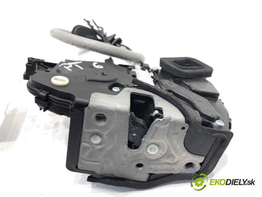 VW T-ROC SUV 2023 110 kW 1.5 TSI 1495 zámok Dvere pravy zad 3J0839016A