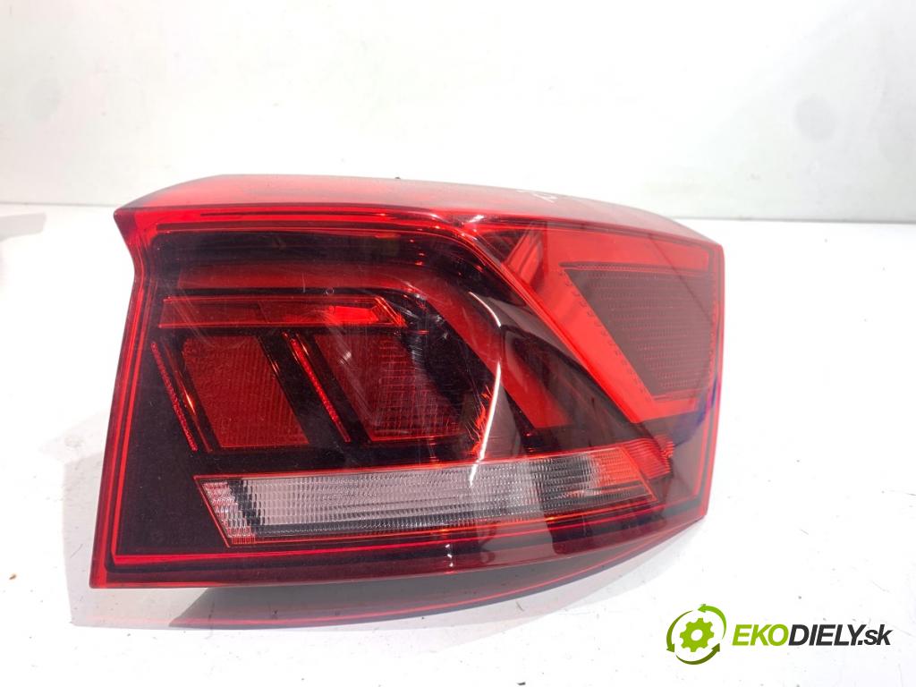 VW T-ROC SUV 2023 110 kW 1.5 TSI 1495 Svetlo pravy zad 2GA945096D