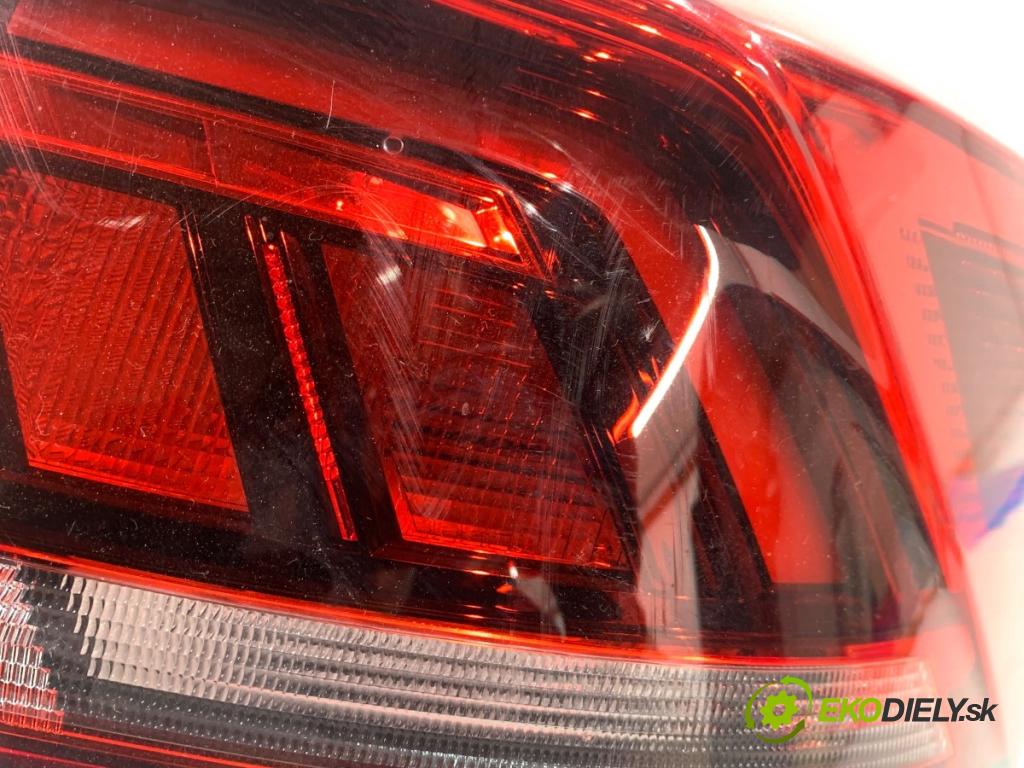 VW T-ROC SUV 2023 110 kW 1.5 TSI 1495 Svetlo pravy zad 2GA945096D