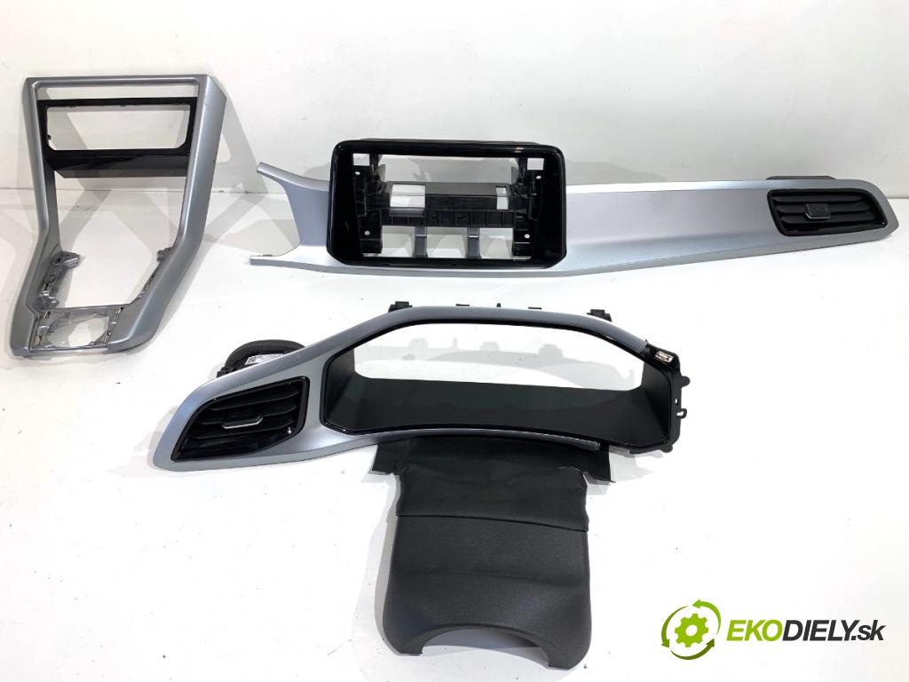 VW T-ROC SUV 2023 110 kW 1.5 TSI 1495 lišty kryt 2GA858036A 2GA863099B (Lišta)