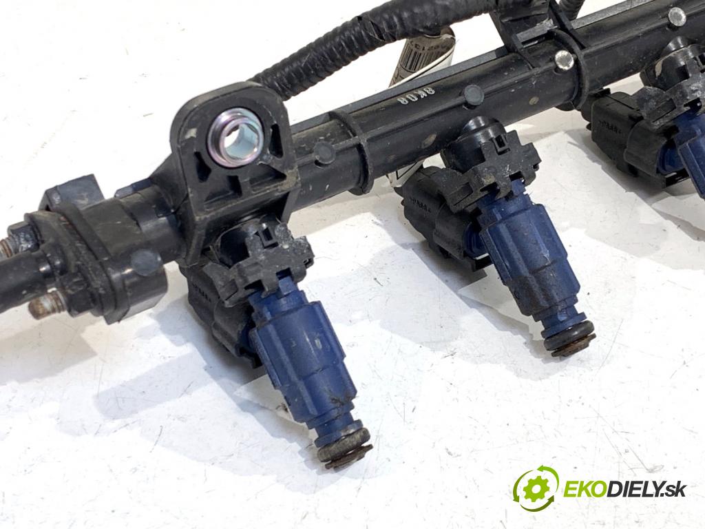 HYUNDAI i10 liftback 2009 49 kW 1.1 1086 Lišta vstrekovacia 35340-02100 (Vstrekovacia lišta)