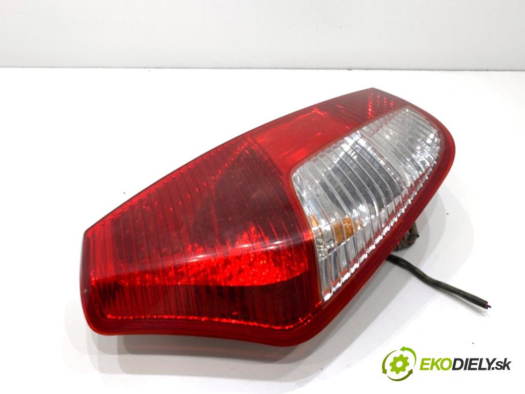 HYUNDAI i10 liftback 2009 49 kW 1.1 1086 světlo levý zadní část 