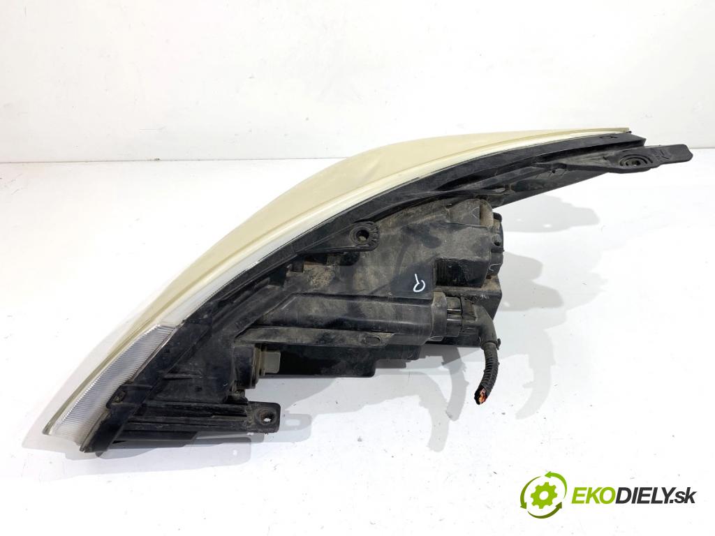 HYUNDAI i10 liftback 2009 49 kW 1.1 1086 světlomet pravý přední část 92102-0X0