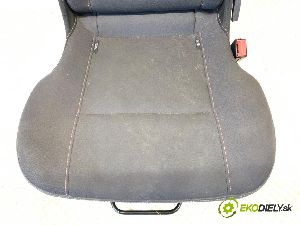 RENAULT TWINGO II liftback 2008 98 kW 1.6 RS (CN0N, CN0R, CN0S) 1598 sedadlo zadní část pravý