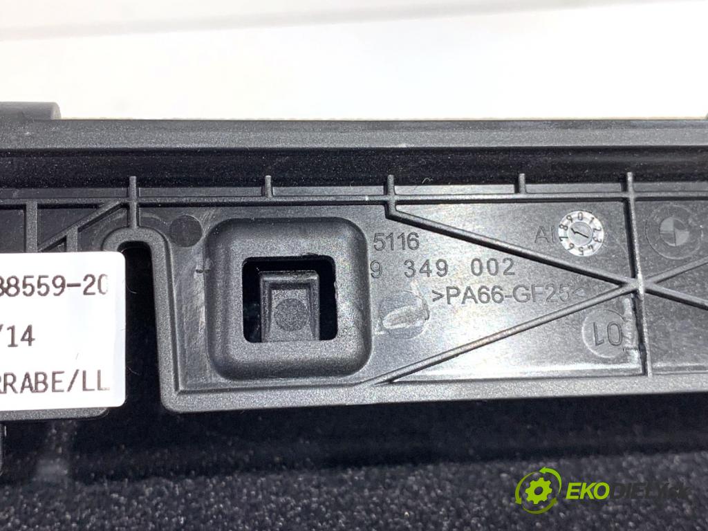 BMW G31 Kombi 2021 135 kW 530 e Plug-in-Hybrid xDrive 1998 přihrádka kastlík spolujezdce 9349002 (Přihrádka (kastlík))