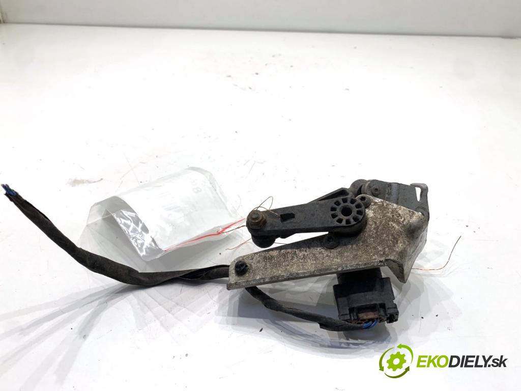 BMW G31 Kombi 2021 135 kW 530 e Plug-in-Hybrid xDrive 1998 snímač ÚROVEŇ: XENON zadní část pravý 6993514