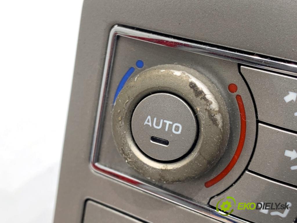CITROEN C5 III sedan 2009 103 kW 2.0 HDi 140 1997 Panel ovládania kúrenia 96829415 (Prepínacie páčky pod volantom)