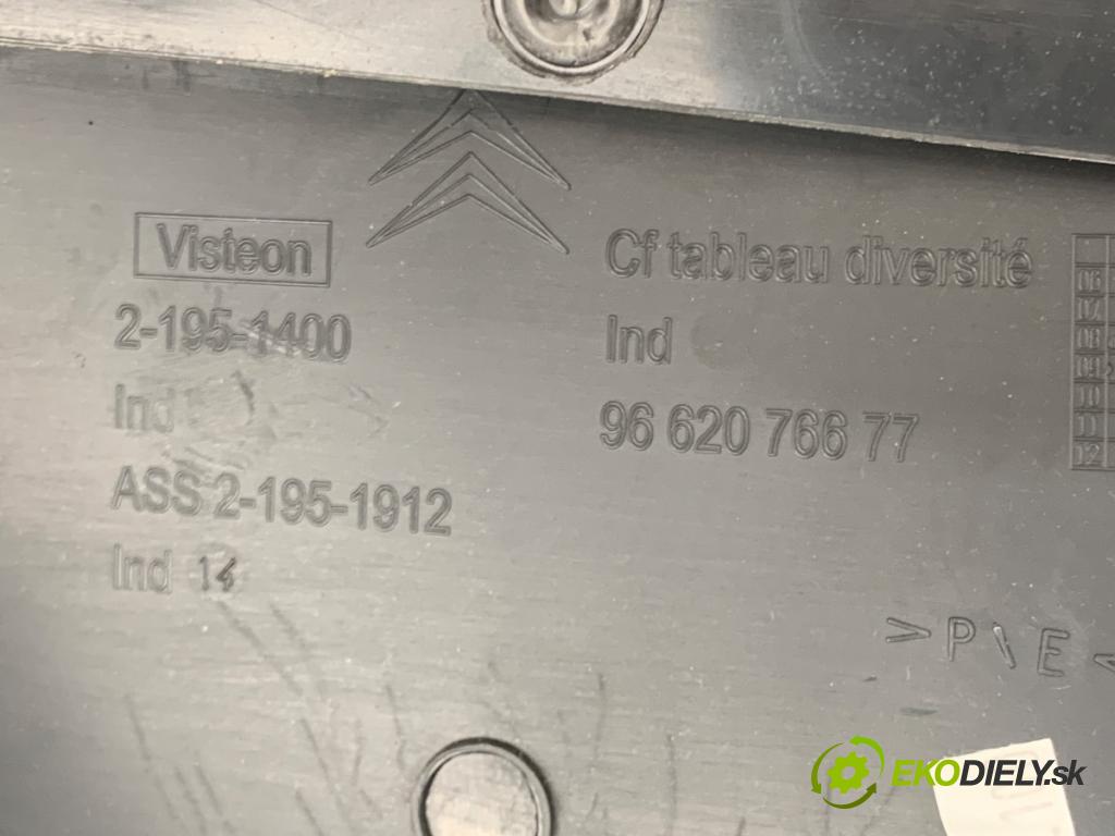 CITROEN C5 III sedan 2009 103 kW 2.0 HDi 140 1997 čalúnenie Dvere pravy predný