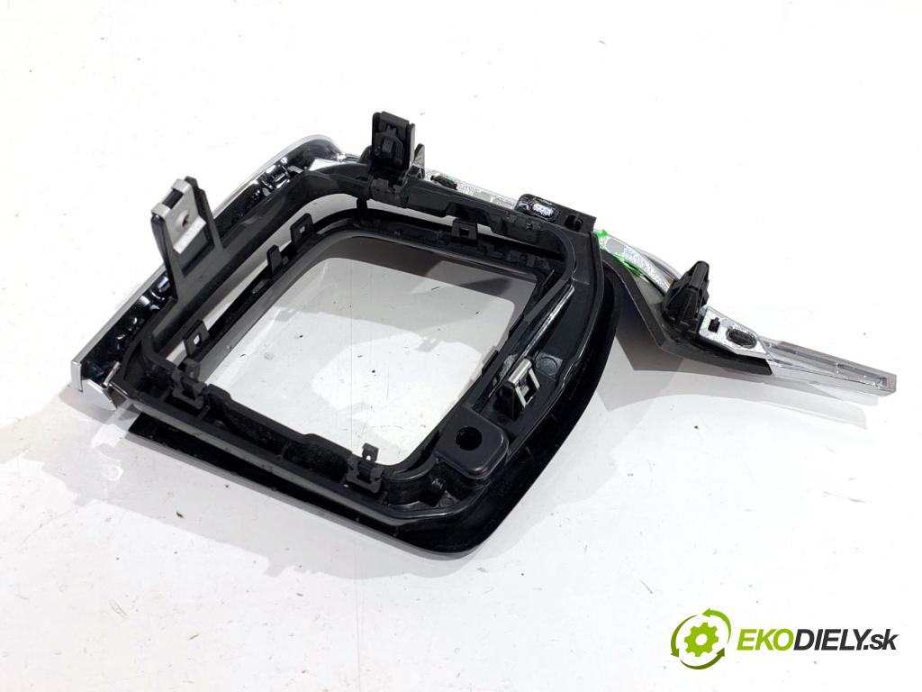 VOLVO XC60 II SUV 2018 140 kW D4 AWD 1969 lišty kryt 31442325 31417640 (Lišta)