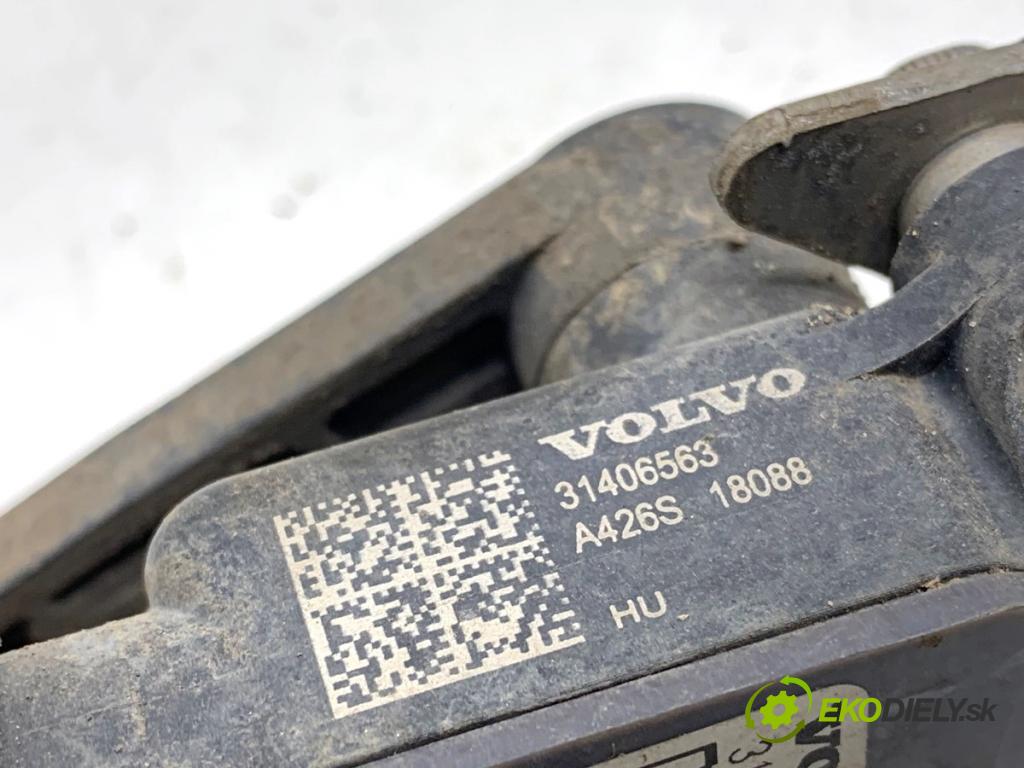 VOLVO XC60 II SUV 2018 140 kW D4 AWD 1969 snímač ÚROVEŇ: XENON pravý přední část 31360329