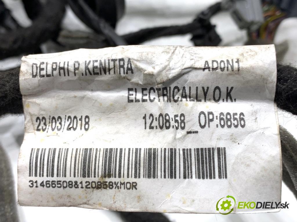 VOLVO XC60 II SUV 2018 140 kW D4 AWD 1969 káblovačka dveře přední část pravý 31855086