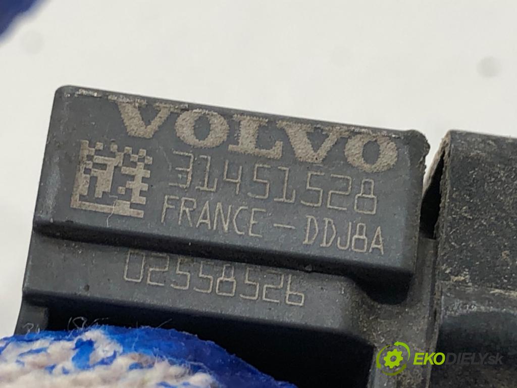 VOLVO XC60 II SUV 2018 140 kW D4 AWD 1969 snímač nárazu 31451528 (Snímač nárazu)