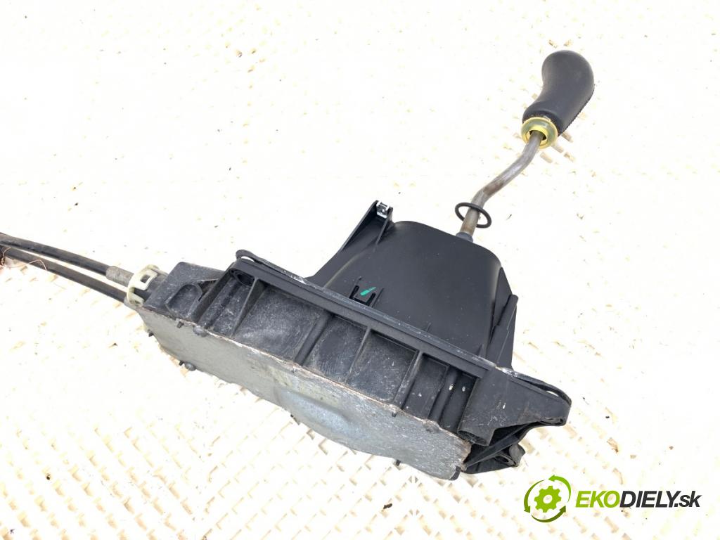 RENAULT TWINGO II liftback 2008 98 kW 1.6 RS (CN0N, CN0R, CN0S) 1598 kulisa 8200781228 (Řadicí páka (kulisa) )