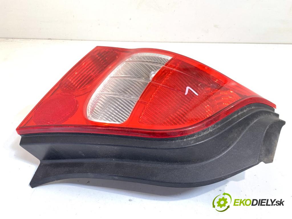 RENAULT TWINGO II liftback 2008 98 kW 1.6 RS (CN0N, CN0R, CN0S) 1598 světlo levý zadní část 8200387888