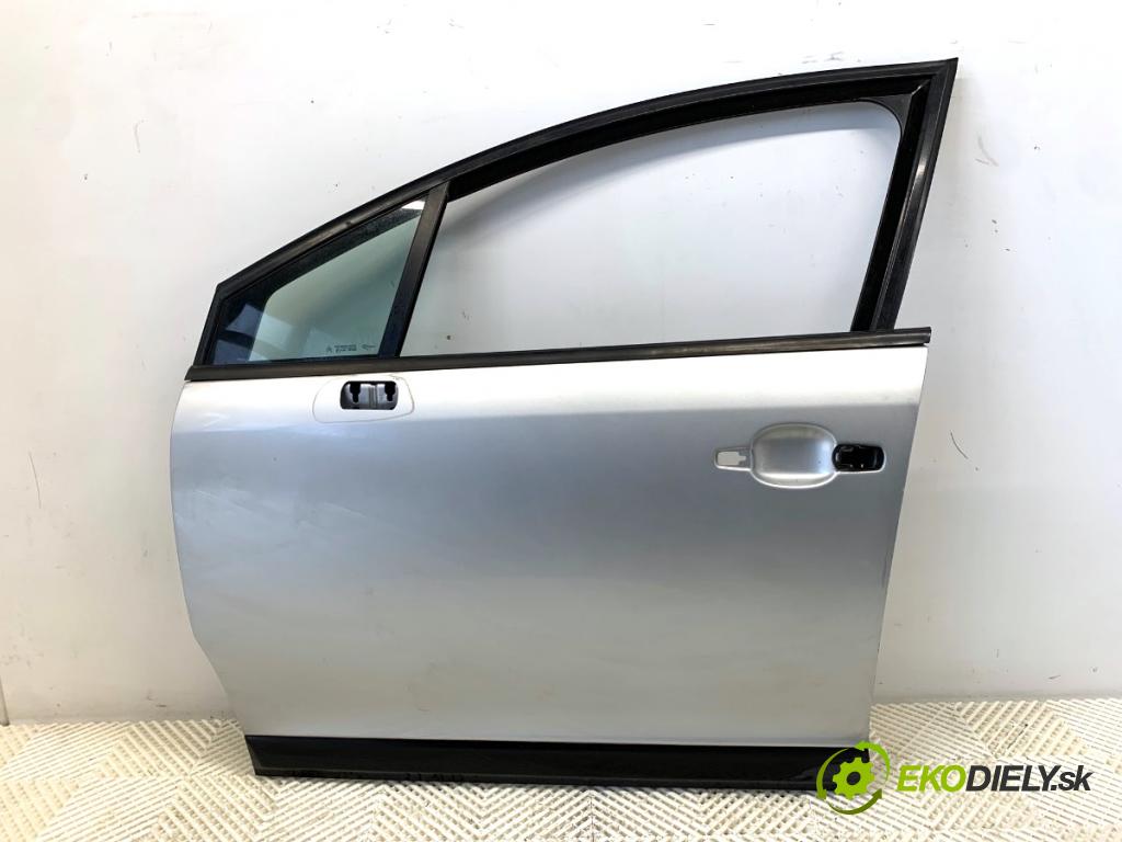 CITROEN C4 I liftback 2010 65 kW 1.4 16V 1360 dveře levý přední část EZR