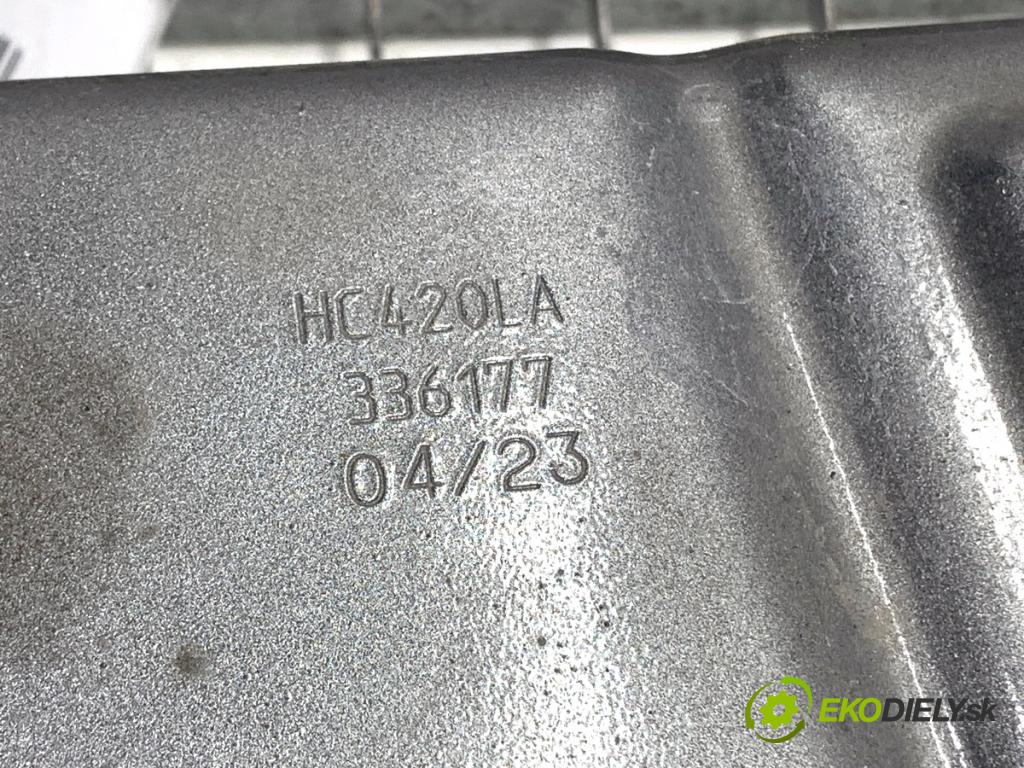 SEAT ATECA SUV 2023 110 kW 1.5 TSI 1495 výztuha nárazníka zadní část  (Zadní výztuha)