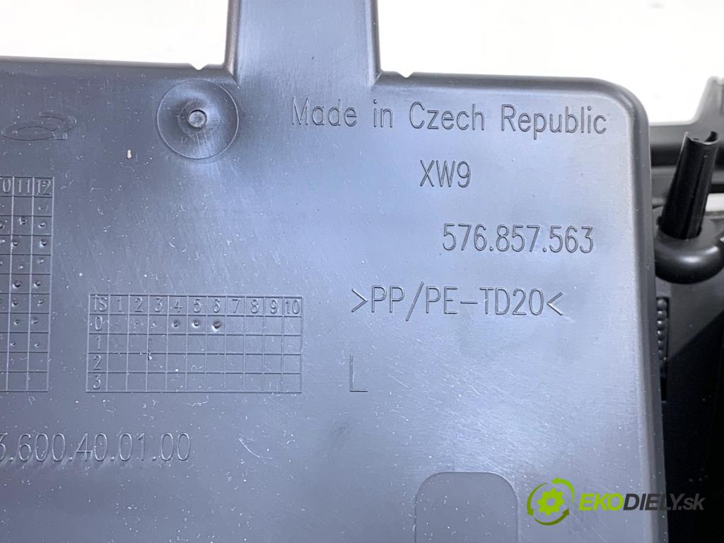SEAT ATECA SUV 2023 110 kW 1.5 TSI 1495 přihrádka kastlík spolujezdce 576857095D (Přihrádka (kastlík))
