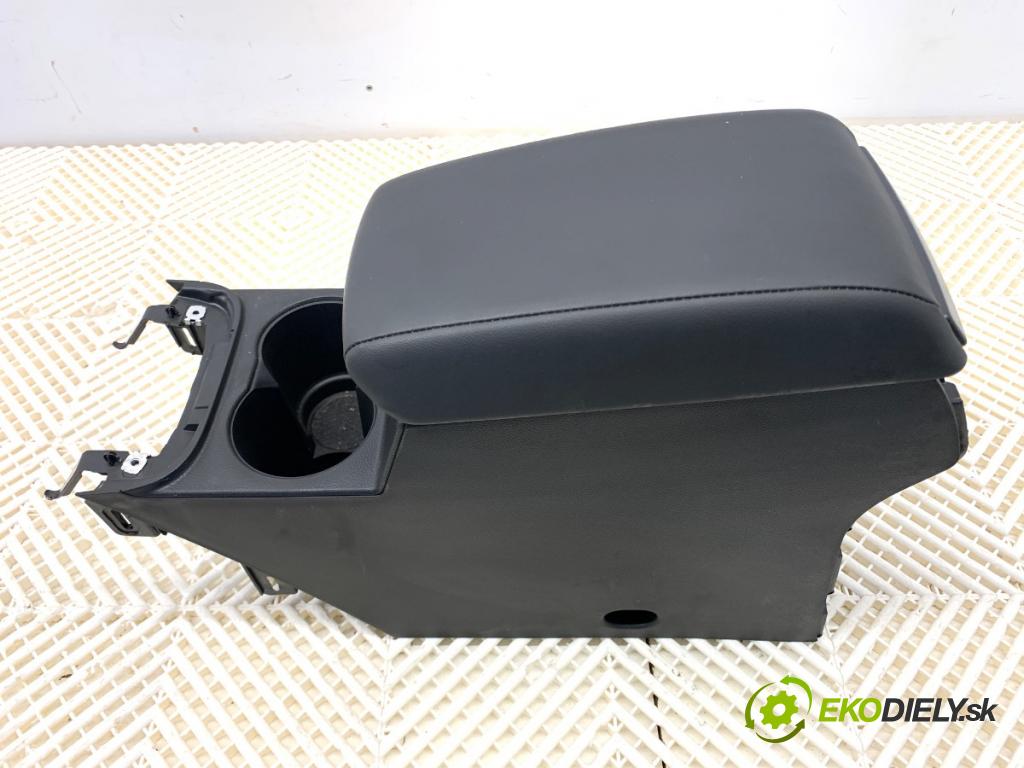 SEAT ATECA SUV 2023 110 kW 1.5 TSI 1495 loketní opěrka 575864207J (Loketní opěrka)