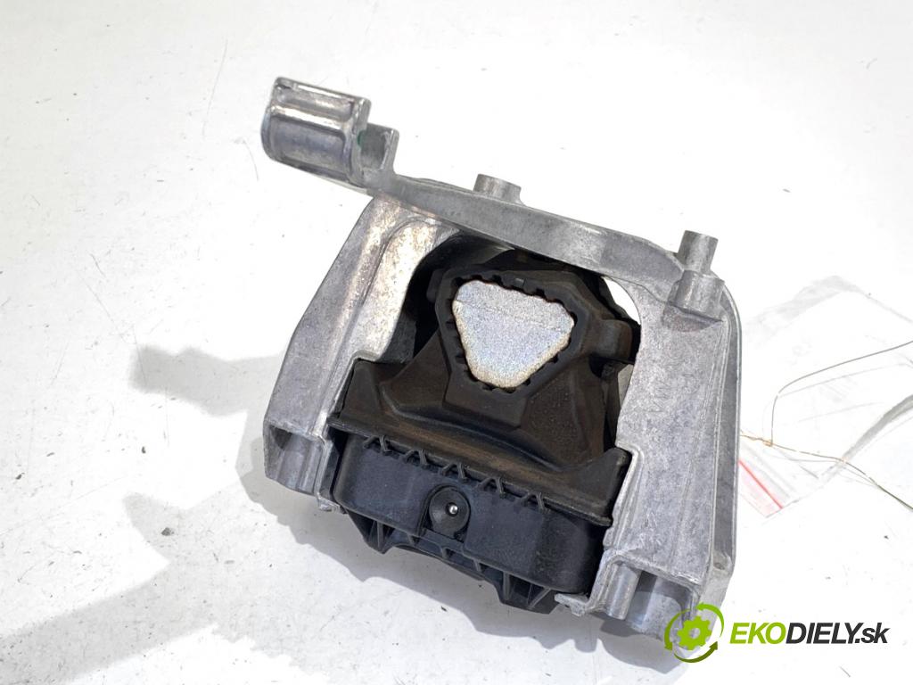 SEAT ATECA SUV 2023 110 kW 1.5 TSI 1495 AirBag Motor ľavy 5WA199262D
