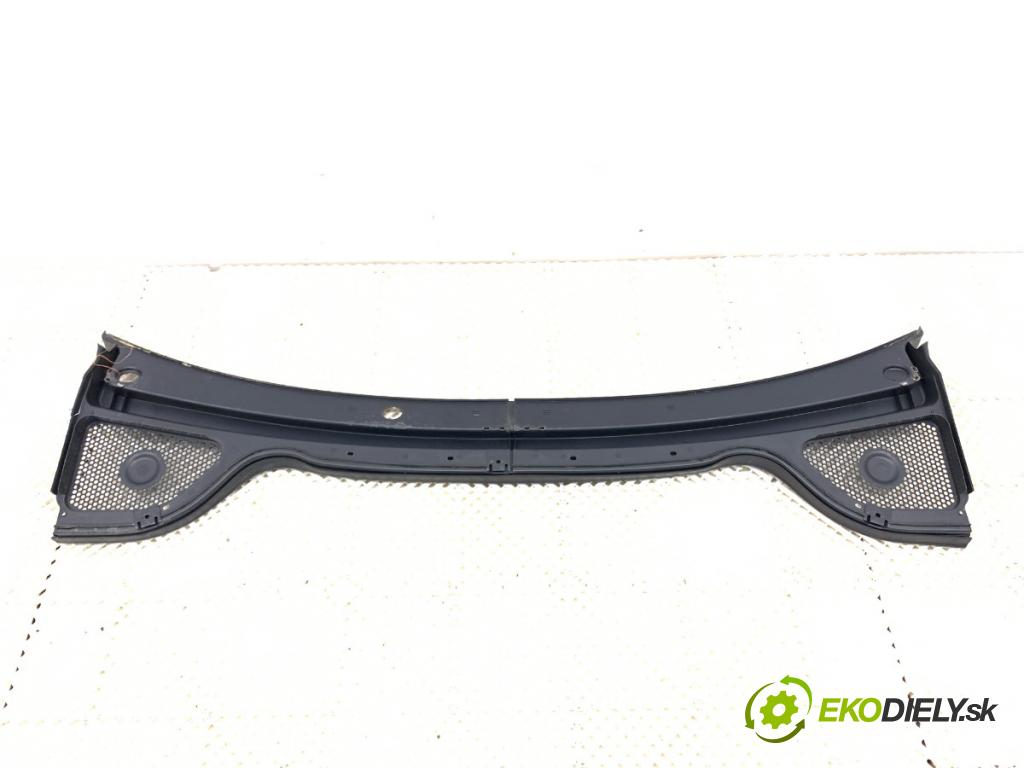 SEAT ATECA SUV 2023 110 kW 1.5 TSI 1495 torpédo plast pod čelní okno 576819404A (Plast pod čelním sklem)