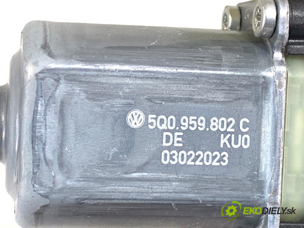 SEAT ATECA SUV 2023 110 kW 1.5 TSI 1495 Mechanizmus okna pravy predný 5Q0959802C