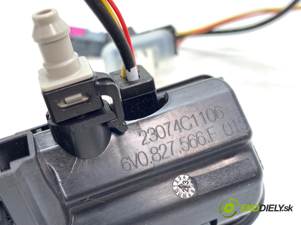 SEAT ATECA SUV 2023 110 kW 1.5 TSI 1495 KAMERA klika dveří zadní část 6V0827566F